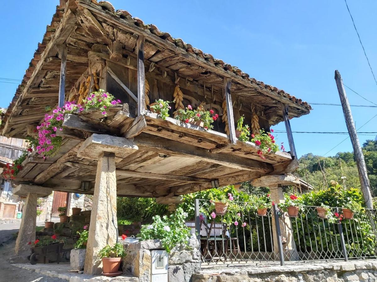 El Colladin Guest House Llerices Luaran gambar