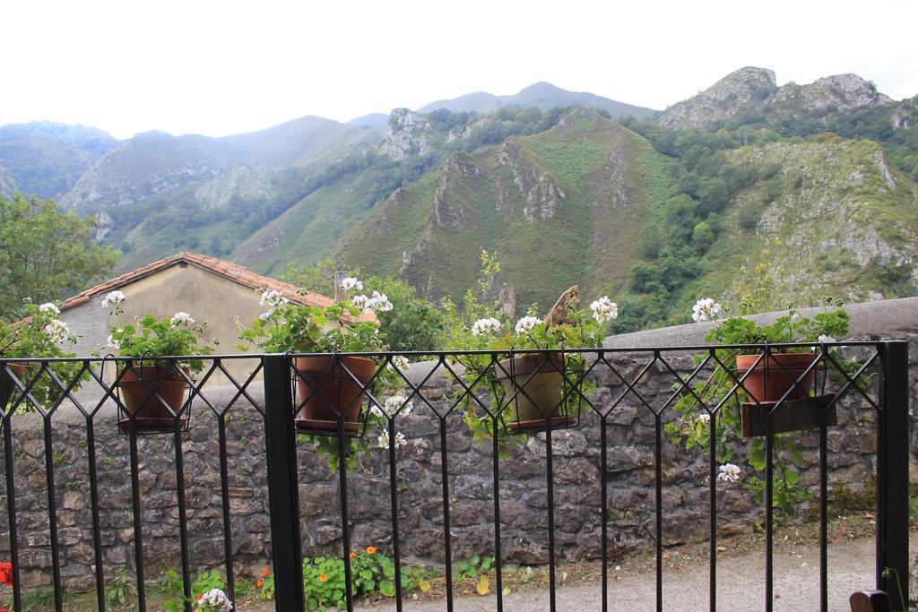 El Colladin Guest House Llerices Bilik gambar