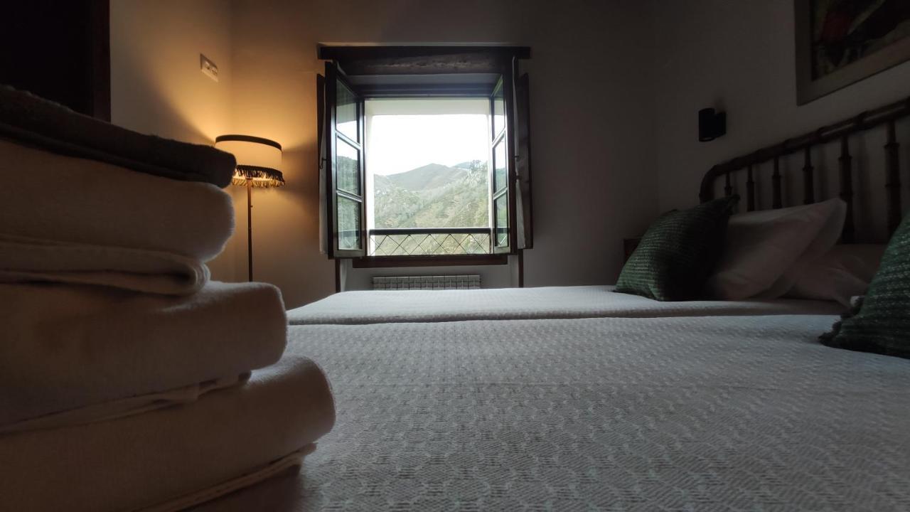 El Colladin Guest House Llerices Luaran gambar