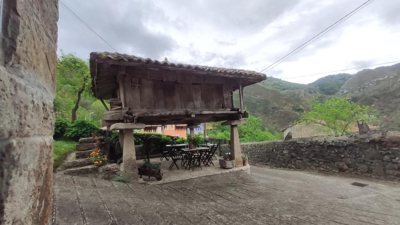 El Colladin Guest House Llerices Luaran gambar